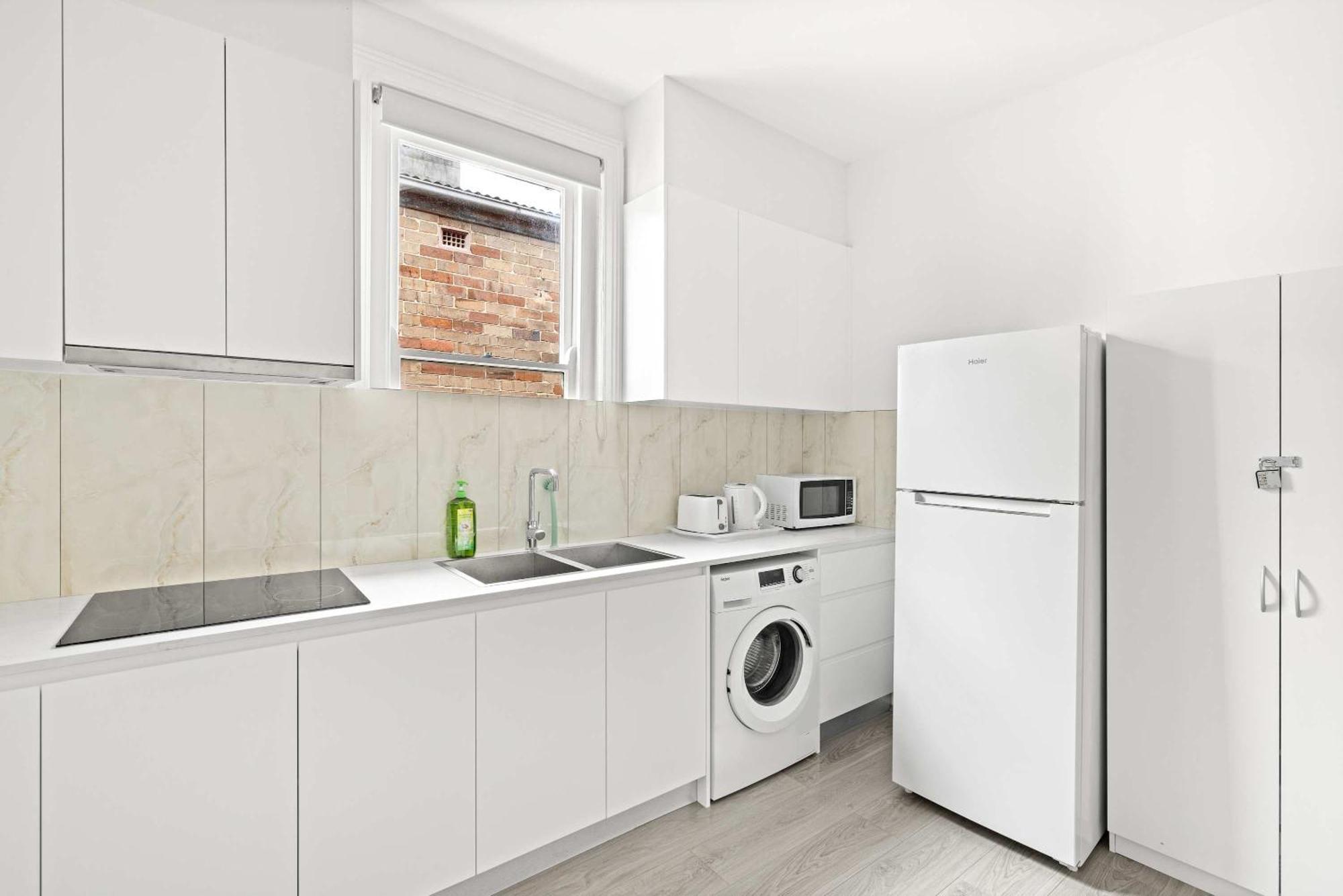 Rustic Double - Centrally Located - Shared Bathroom Guest house Sydney