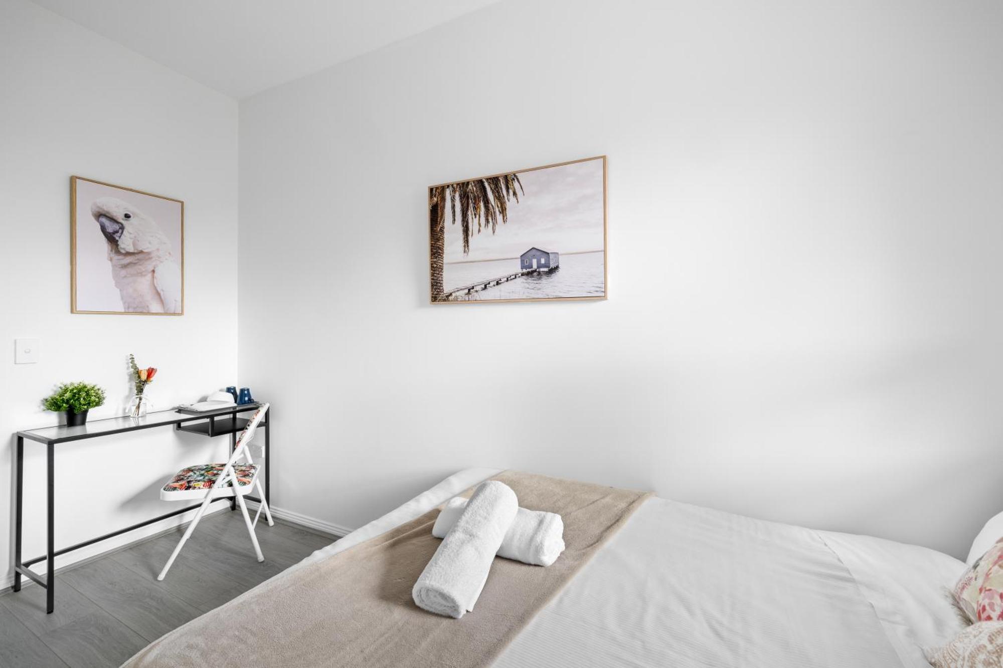 Guest house Rustic Double - Centrally Located - Shared Bathroom