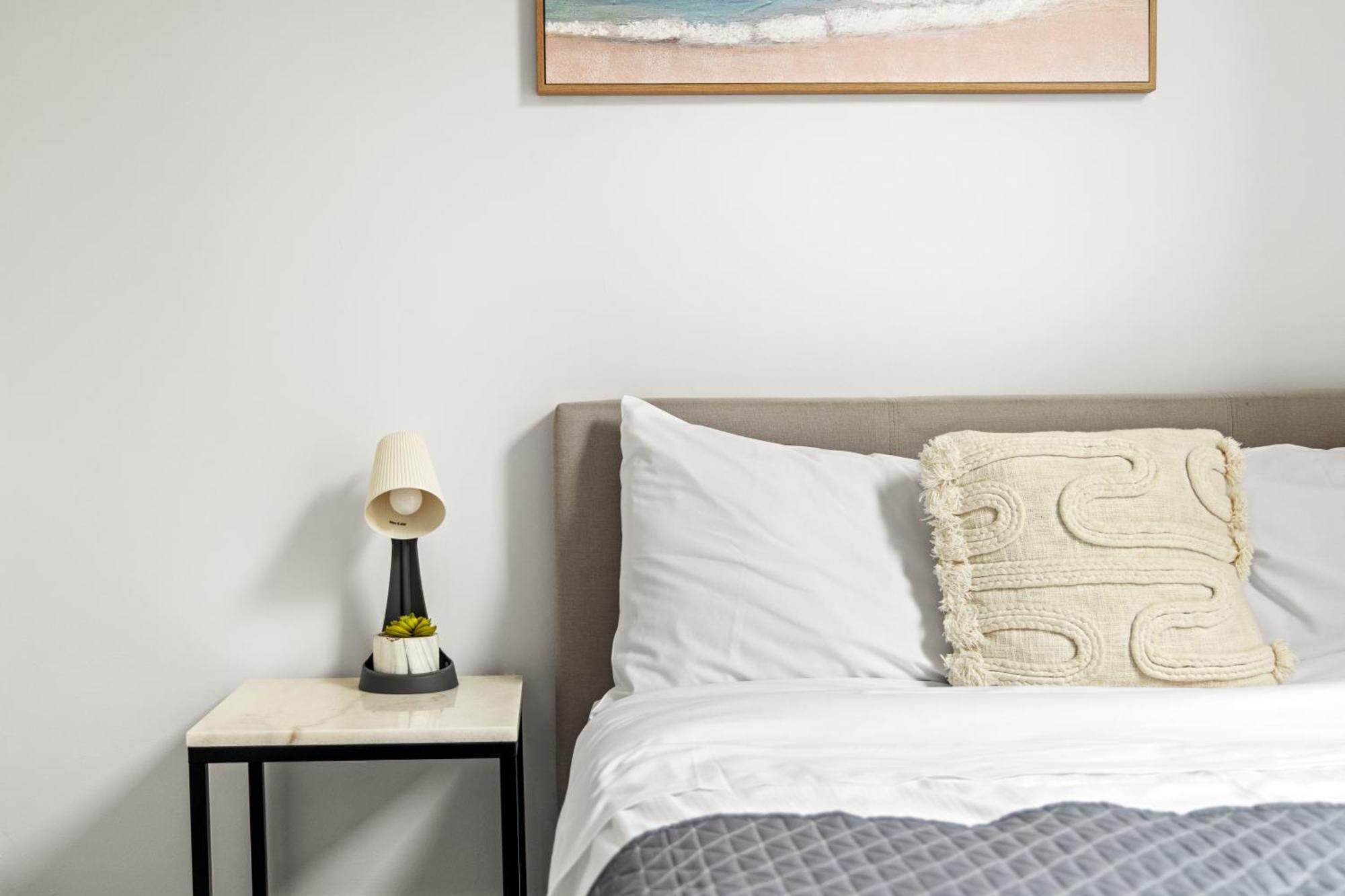 Guest house Rustic Double - Centrally Located - Shared Bathroom Sydney