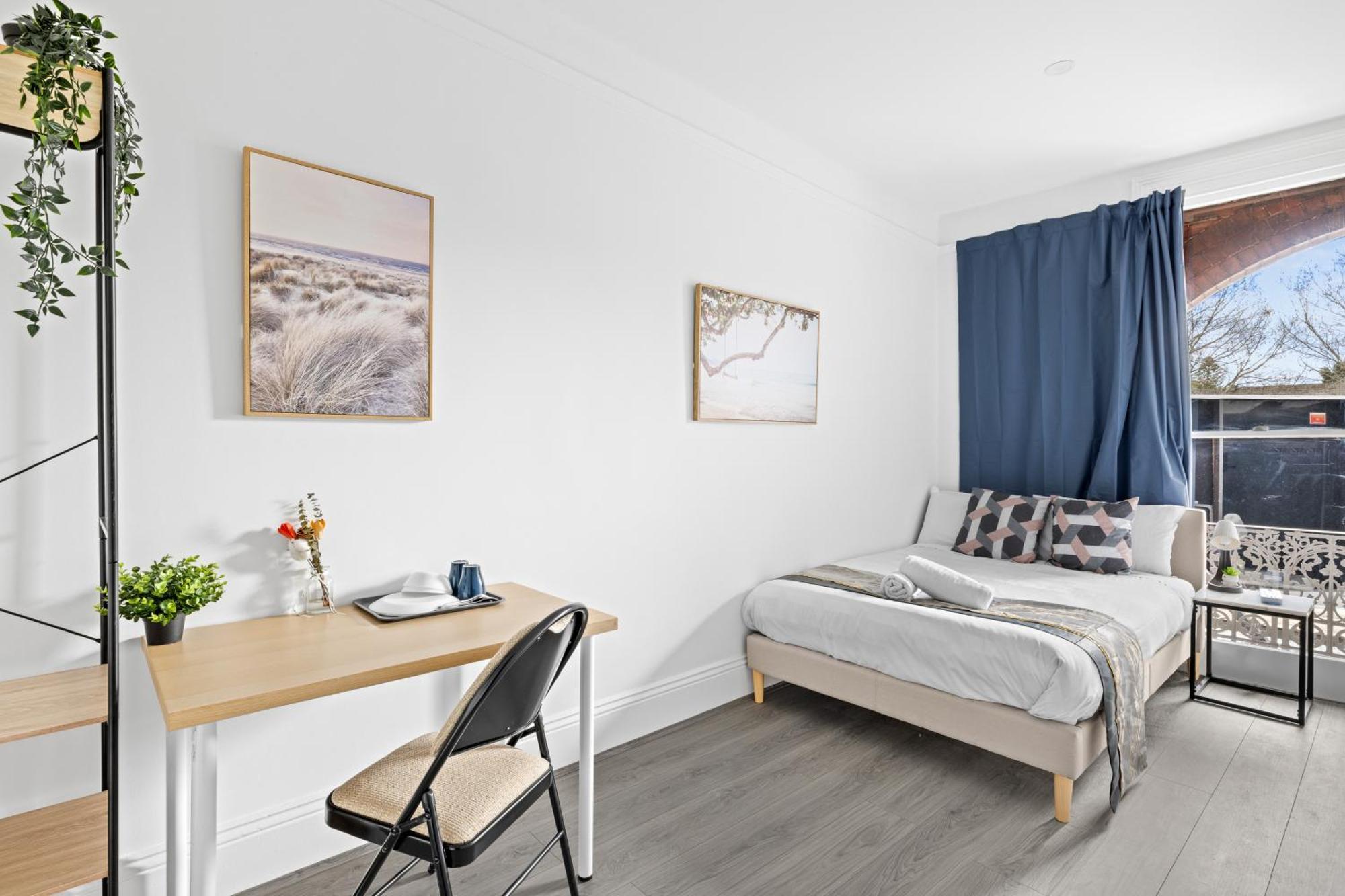 Guest house Rustic Double - Centrally Located - Shared Bathroom
