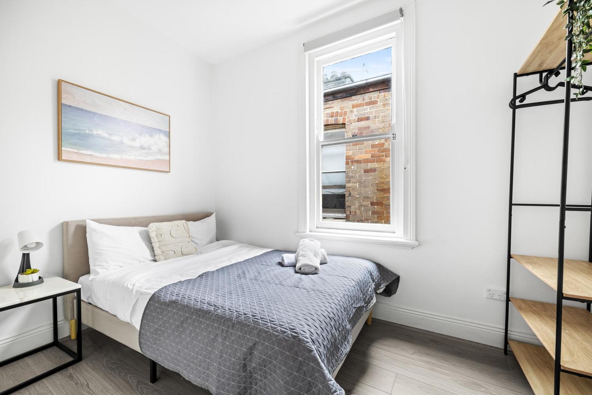 Guest house Rustic Double - Centrally Located - Shared Bathroom Sydney